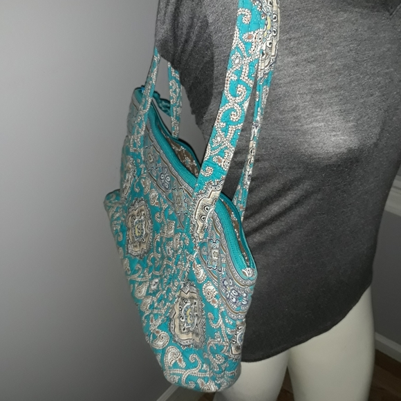 Vera Bradley cotton carryall. - Picture 6 of 13